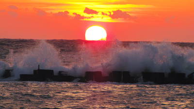 夕陽　海に帰ります―