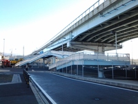 三嶋市：危ない！歩道橋が凍ってます。