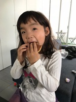 おみやげは どら焼き