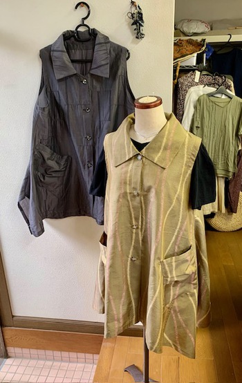 銘仙の衿付きジレ。
