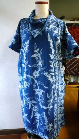 バティック服と展示会ご案内