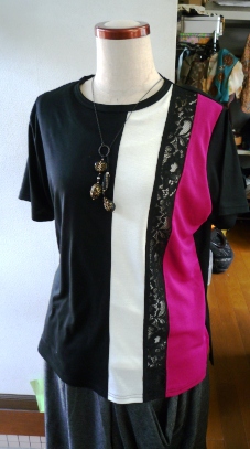 パッチワークのロングＴシャツ