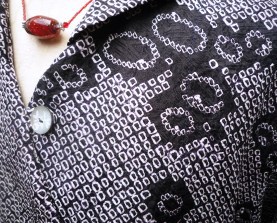 さらに、ニットチュニックと着物ブラウスなど。