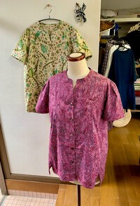 バティックのスキッパーブラウス。
