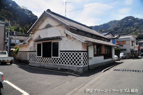 蔵？家です
