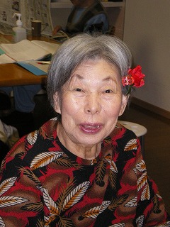 グループホームではお化粧療法・女性はいつでも美しく