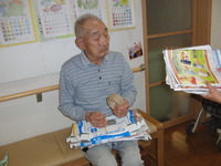 今日の午後は手相の勉強をしました。皆さん手相とにらめっこ