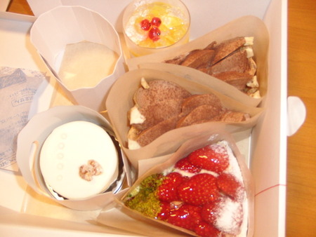 昨夜は一日早く長男の誕生日・家族で外食しました☆