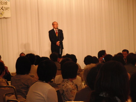 遠方からの訪問者・母は肋骨を骨折していますが元気です♪