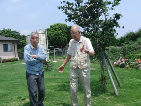 午後のひと時近所のお宅まで散歩・菖蒲を見学