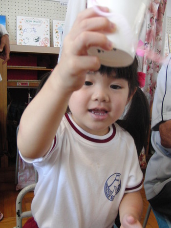 幼稚園の祖父母参観会に出席しました