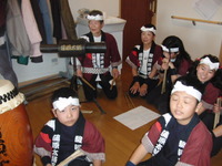 新年会・蒲原和太鼓保存会の皆さんがお越しくださいました