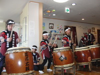 新年会・蒲原和太鼓保存会の皆さんがお越しくださいました