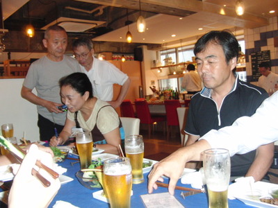 昨夜は団塊創業塾定例会で学びあいました。そして二次会へ