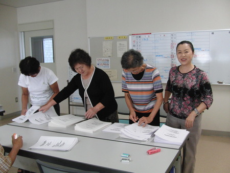フィランセで新聞印刷とアルツハイマーデーの資料作り