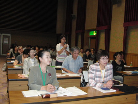 今日の午後は2010年世界アルツハイマーデーの記念講演会