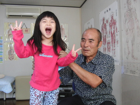 お疲れモードで久々に整体へ。孫も一緒にお供です