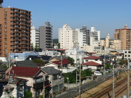 八王子の実家にて・富士市に比べて都会です