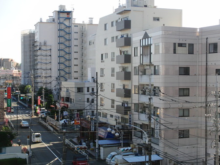 八王子の実家にて・富士市に比べて都会です