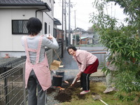 焼き芋作り・カーボン容器の特注の釜で焼きました。ホクホク
