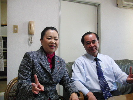 八王子に住む母に会いに・一緒に家庭マージャンを楽しむ