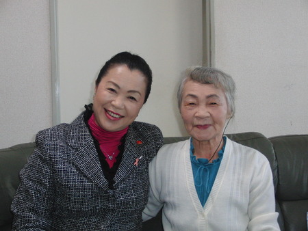 八王子に住む母に会いに・一緒に家庭マージャンを楽しむ