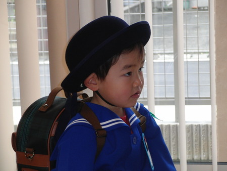 孫のA ちゃん・K君二人仲良く須津幼稚園に登園です♪♪