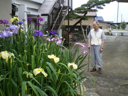天気予報では午後から雨ということで早めに散歩