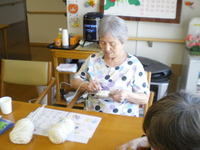 福祉展に向けてマスコット作りです