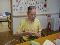福祉展に向けてマスコット作りです