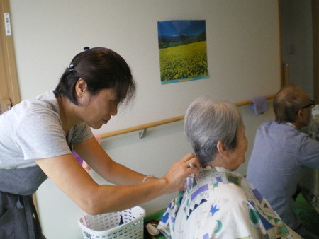 本日は蒲原から床屋さんが来訪