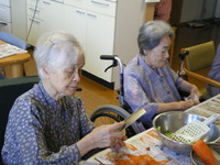 ランチのお手伝い・ポテトサラダ、焼き魚、ゴーヤチャンプル