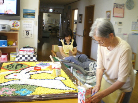 福祉展に向けて作品が少しずつ完成・ランチの手伝い