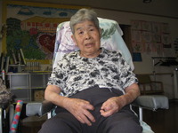 午後は七夕のレクレーション・輪になって手作り紙芝居童謡