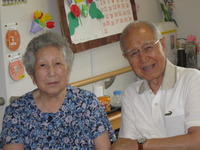 午後は七夕のレクレーション・輪になって手作り紙芝居童謡