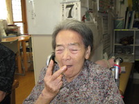 午後は七夕のレクレーション・輪になって手作り紙芝居童謡