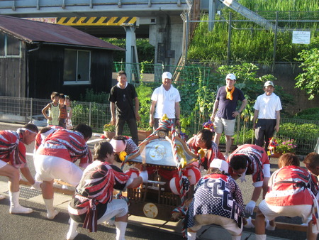 昨日は地域の天王祭・2人3脚の日常