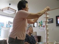 今日もタワー積みにチャレンジ・夏らしい塗り絵です　♪♪