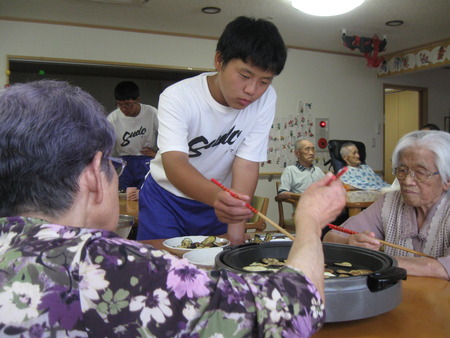 今日も須津中学3年生男子3名が福祉ボランティアに来訪