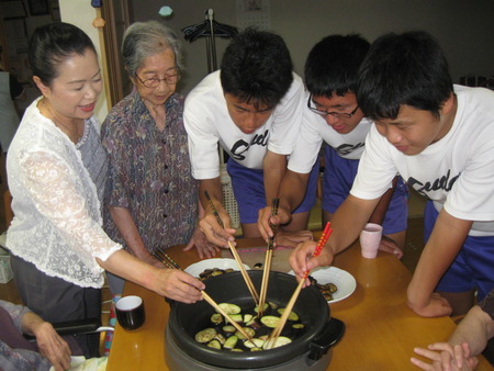 今日も須津中学3年生男子3名が福祉ボランティアに来訪