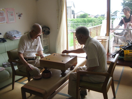 午後のひと時　囲碁と2人3脚特性カルタ