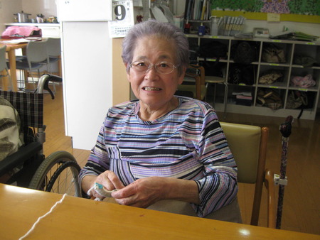 午後のレクはボンボン作り