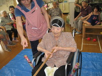 今日のレクはスイカ割りを楽しみました　♪♪
