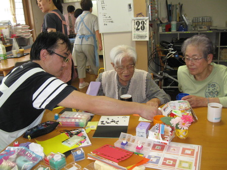 午前中は作業療法中・何が出来上がるのでしょうか
