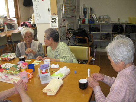 午前中は作業療法中・何が出来上がるのでしょうか