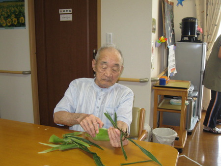 今日のおやつはとうもろこしです。山梨産をいただきました☆