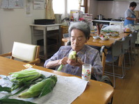 今日のおやつはとうもろこしです。山梨産をいただきました☆