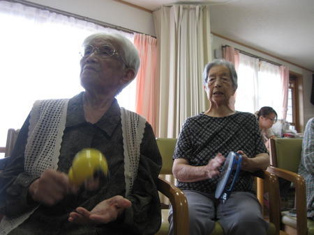 午後のレクは音楽療法　♪♪