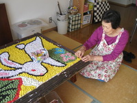 午後は皆さんで工作です