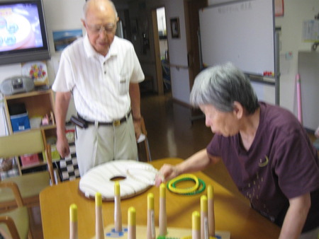 輪投げにチャレンジ・その後は囲碁をのんびりと